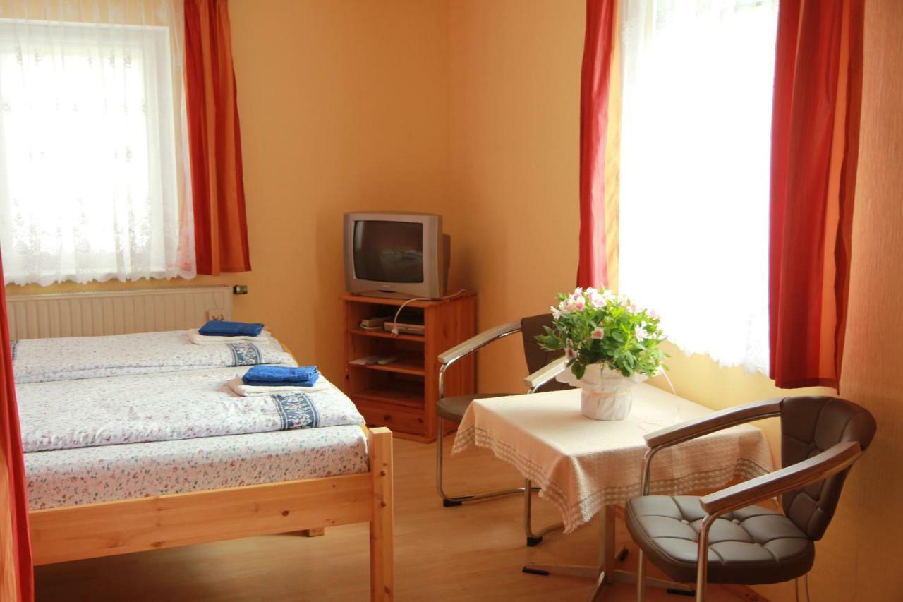 Ferienwohnung Im Herzen Des Nationalparks Hohnstein Exterior foto